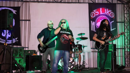 Muito Rock n roll no encontro de motociclista em Monte Mor