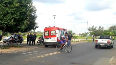 Mulher é atropelada por moto ao atravessar na faixa de pedestres em Hortolândia