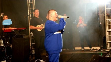 Ferrugem se apresentou com muito samba e pagode na segunda semana na Festa do Peão de Hortolândia