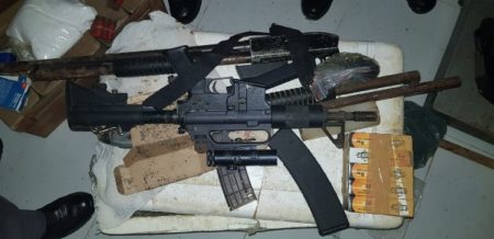 Polícia Militar  prende 5 homens além de drogas e armas no Pq. Orestes Ongaro, em Hortolândia.