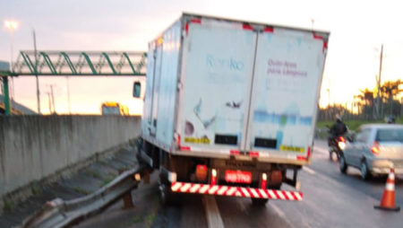 Acidente causa lentidão na SP101 em Hortolândia