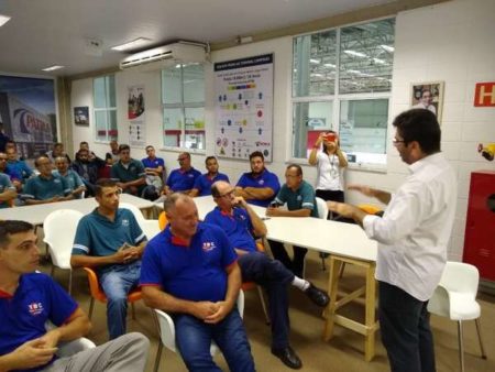 Maio Amarelo: Prefeitura realiza palestra para motoristas de transportadora
