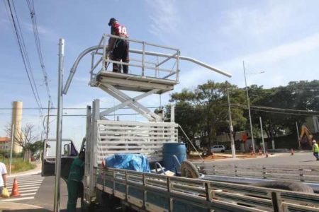 Semáforo é instalado no Jd. Novo Ângulo no acesso à Ponte Estaiada