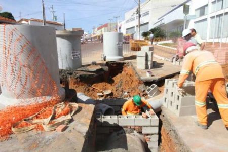 Prefeitura libera trânsito no trecho em obras da rua Luiz Camilo de Camargo