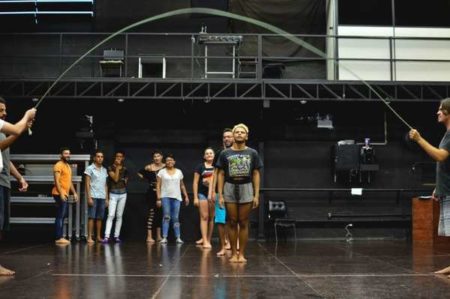 Hortolândia recebe o espetáculo “Arco-Írys Preto & Branco”, neste sábado (25/05)