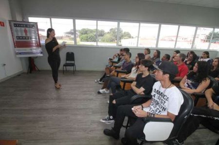 Prefeitura entrega certificados para formandos do Time do Emprego