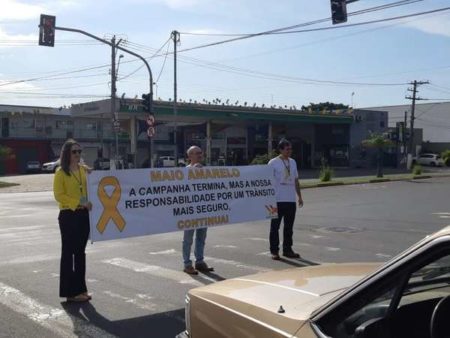 Prefeitura encerra Maio Amarelo com palestra e “panfletaço”