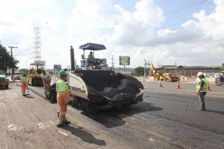 Marginal da Avenida da Emancipação  recebe asfalto