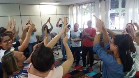 Uso do fantoche na educação básica é tema de formação promovida pela Prefeitura