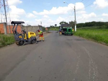 Prefeitura realiza operação Tapa-Buraco em vias próximas ao Lago da Fé