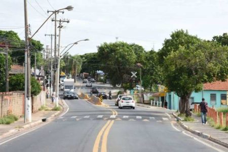 Trânsito sobre a linha férrea ficará interditado amanhã (14/05)