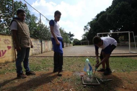 Estudantes municipais participam pela 1a vez da Mostra Brasileira de Foguetes
