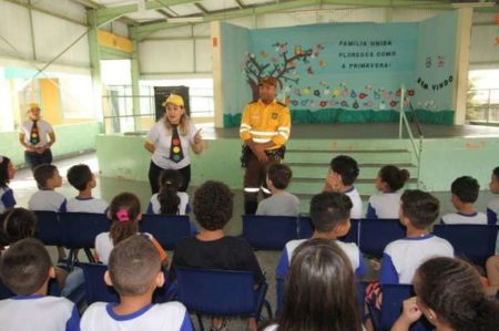 Prefeitura promove palestra sobre segurança viária para alunos