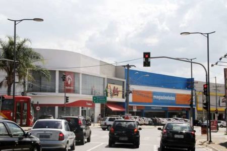 Prefeitura interdita rua na região Central para obras