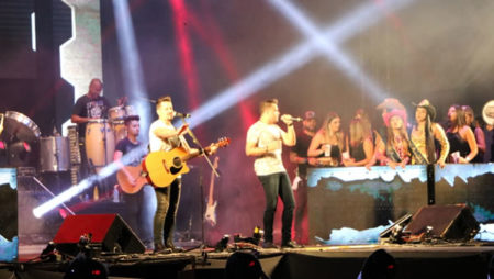 João Neto e Frederico fecham a primeira semana da Festa do Peão