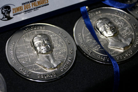 EMS recebe Medalha do Mérito Cívico Afro-Brasileiro por sua contribuição à diversidade