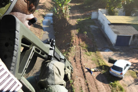 Águia da PM-Campinas ajuda em recuperação de carga roubada