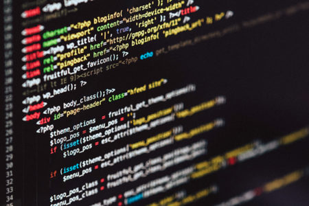Share RH lança programa gratuito que ensinará linguagem de programação para mulheres