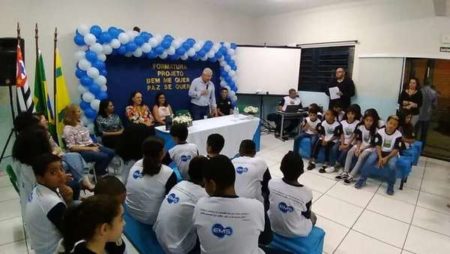 Alunos da Emeb Josias recebem certificado do “Bem Me Quer Paz se Quer”