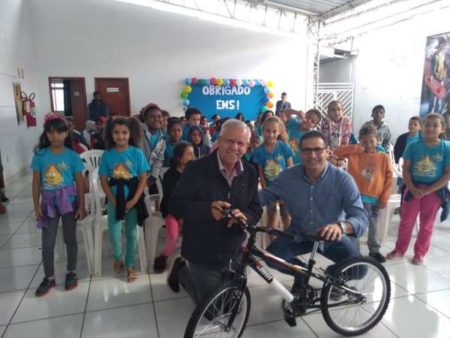 Prefeitura e EMS doam bicicletas a crianças carentes de Hortolândia