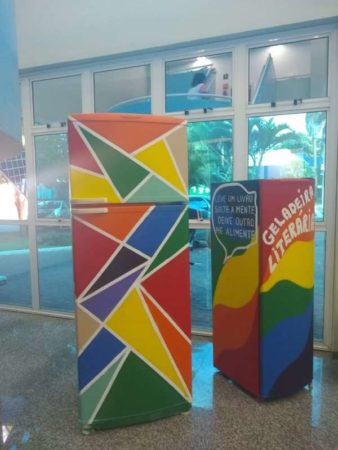 Geladeiras literárias são decoradas para uso em Hortolendo 2019