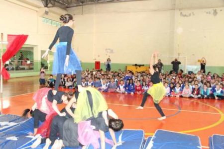 Projeto Circo da Emeb movimenta alunos do Programa de Educação Integral