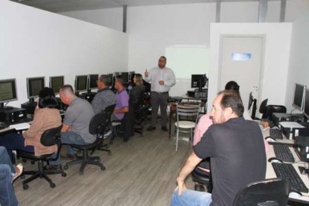 Prefeitura treina servidores para utilizar sistema ICAD