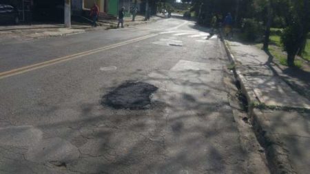 Prefeitura realiza Operação Tapa-Buraco no Jd. Minda e Jd. São Jorge