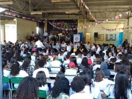 Banda Municipal realiza concertos na Escola Estadual Guido Rosolen