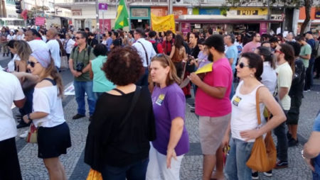 Manifestantes se reunem Largo do Rosário em Campinas