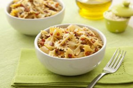 Gravatinha com Tomate Seco, Alcaparras e Salsa