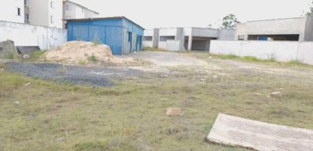 Obra de creche é abandonada e crianças vão estudar longe, no Jardim Novo Ângulo