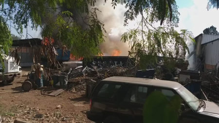 Incêndio atinge depósito de reciclagem no Jardim Nova Europa
