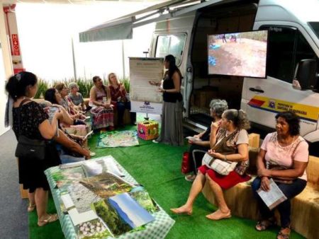 Idosas, estudantes da EJA, participam de fórum ambiental