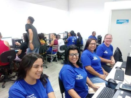 Prefeitura entrega certificados de cursos de desenvolvimento profissional