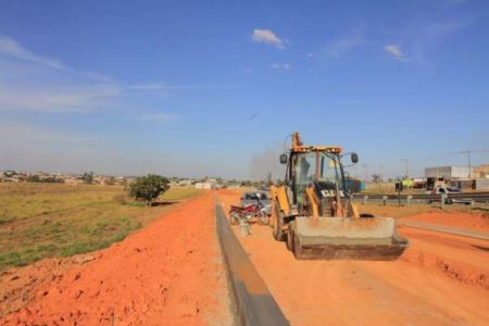 Guias dão forma à avenida que ligará o Jd. São Bento ao São Sebastião
