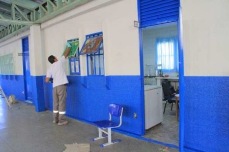Prefeitura faz manutenção em escolas municipais