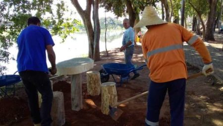 Entorno da lagoa do Jd. Amanda recebe mesas e bancos para descanso