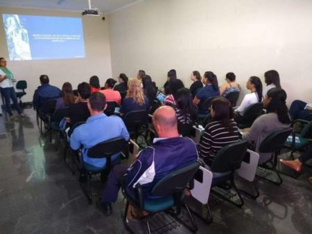 Palestra reforça respeito a atendimento prioritário em ônibus