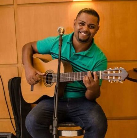 Quarteto Cultura e Eder Nunes cantam no Shopping Hortolândia