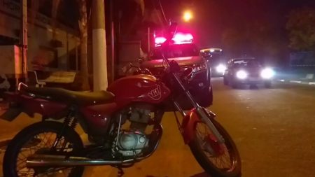 ROMU faz acompanhamento pelas ruas do Jd Amanda e termina com a detenção de dois indivíduos