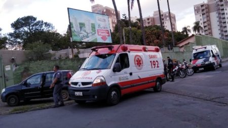 Homem tem perna quebrada após ser atropelado no Jardim Adelaide