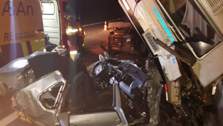 Adidente envolvendo vários veículos na Rodovia dos Bandeirante deixa via interdita