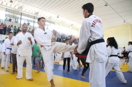 Atletas de Hortolândia disputam campeonato nacional de taekwondô