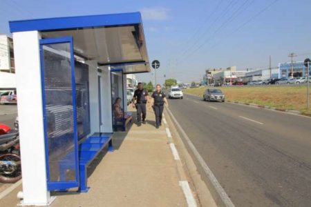 Prefeitura reforça segurança em Ponto de Ônibus da cidade