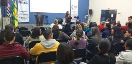 Formação prepara educadores de creches municipais para incluir crianças PCD