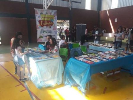 Sarau “Aqui Trem Poesia” terá banca de troca de livros da Biblioteca Municipal