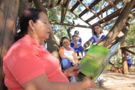 Prefeitura promove dia de contação de histórias no Pq. Dorothy