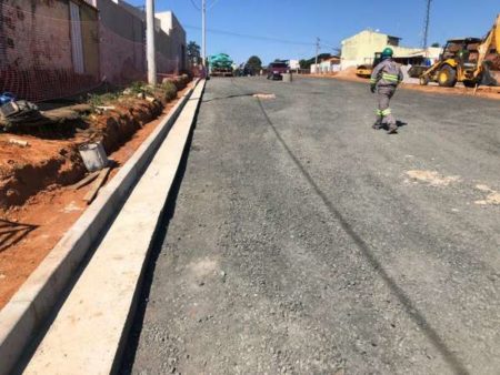 Massa asfáltica de obra já chega próximo a SP-101