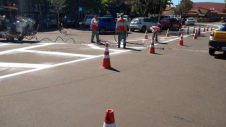 Ruas do Remanso Campineiro recebem reforço na sinalização de trânsito